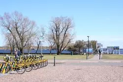 弾丸旅行でもフィンランドを満喫！ヘルシンキ市街地からすぐの公園♪