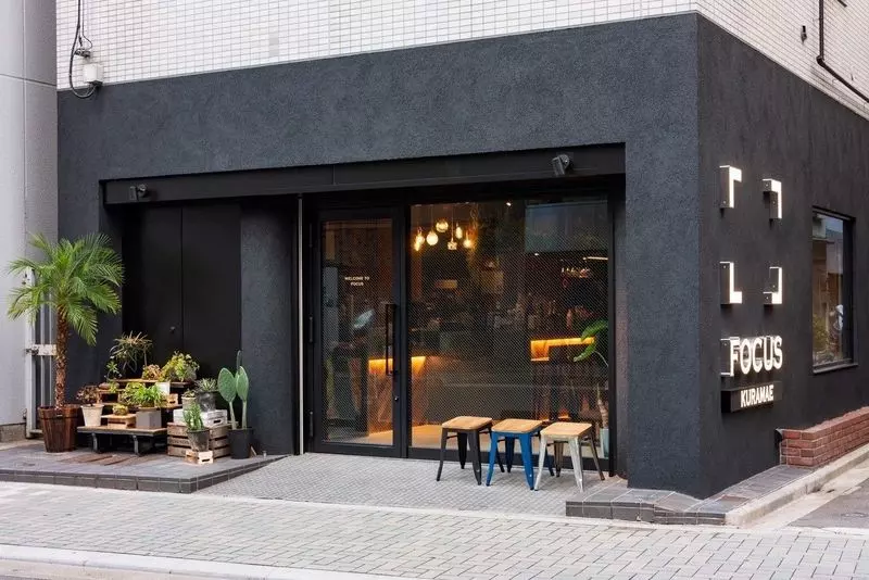 旬のフルーツパフェを堪能！大人な時間を過ごせるカフェバー『夜パフェ専門店VIGO 蔵前店』PR 1枚目