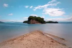 【1分で巡る絶景】柔らかな自然に包まれた島の“天使の道”
