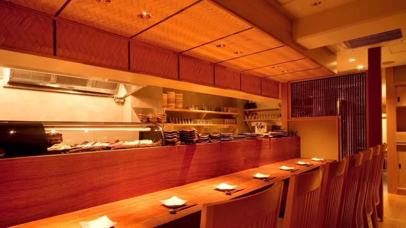 旬の料理に合わせた日本酒を全国各地から取り寄せ 1枚目