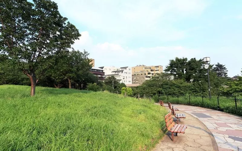 眺めのいいお洒落な公園「西郷山公園」 1枚目