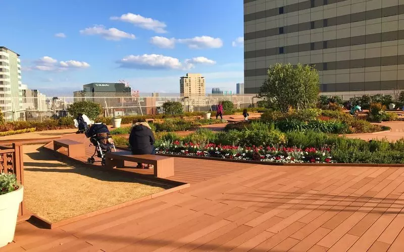 景色の綺麗な屋上庭園「アトレ空中花園」 1枚目