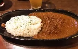 三茶はカレーの街？！グルメ激戦区・三軒茶屋のインドカレー4選♡