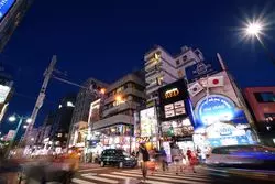 【2025】新大久保コリアンタウン！話題のスポットやおすすめ人気グルメまとめ