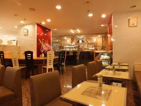 4. 池袋東口で優雅な時間を過ごすのにぴったりなカフェ「珈琲貴族 池袋店」 1枚目