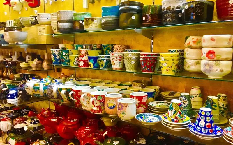 お茶と和陶器どちらも揃えたい「金吉園」 2枚目