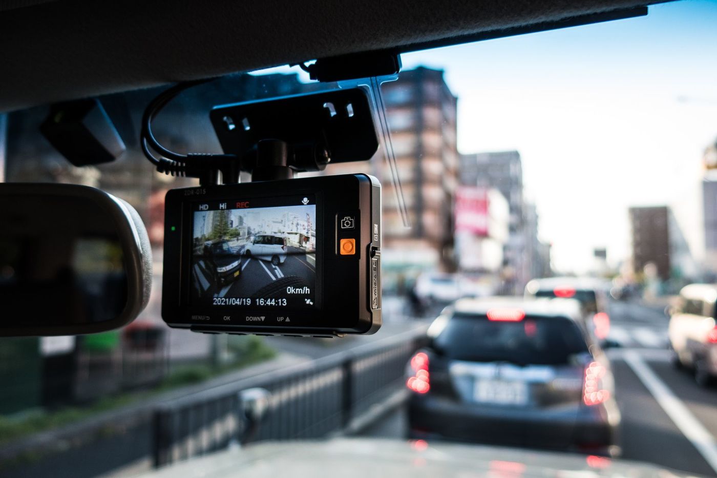 駐車監視機能付きのドライブレコーダーは必要？メリットやおすすめ7選も紹介の画像