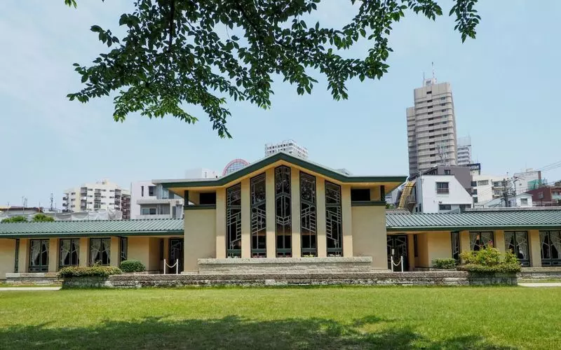 池袋のおすすめ公園5. 【西口】池袋で桜を楽しむならココ！『自由学園明日館』 1枚目