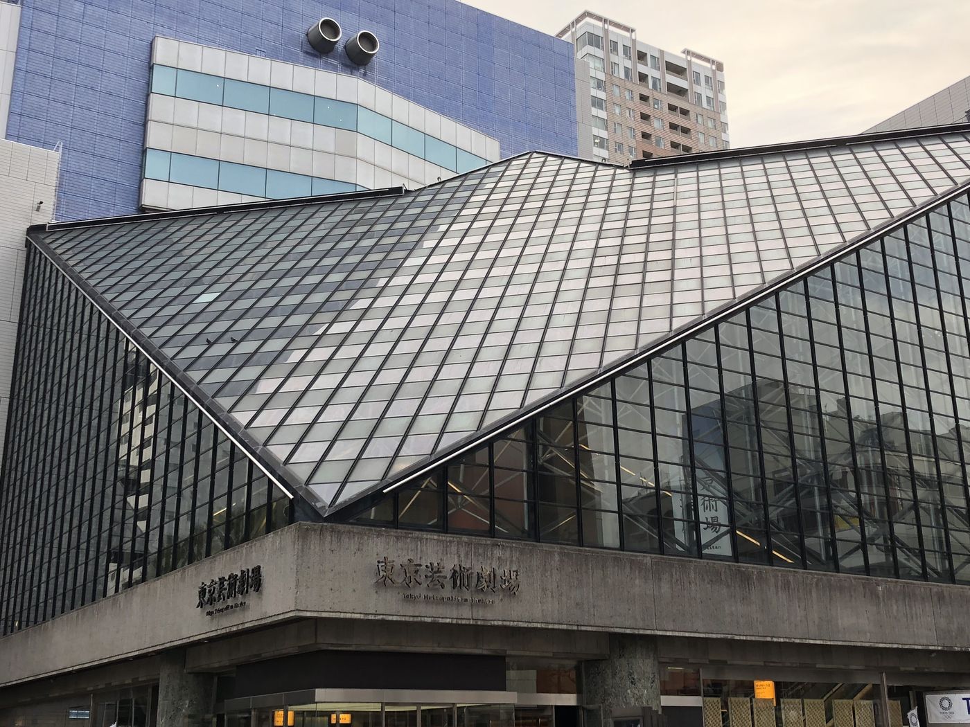 【池袋駅周辺】喫煙者必見☆ゆっくり一服できる喫煙所特集　の画像