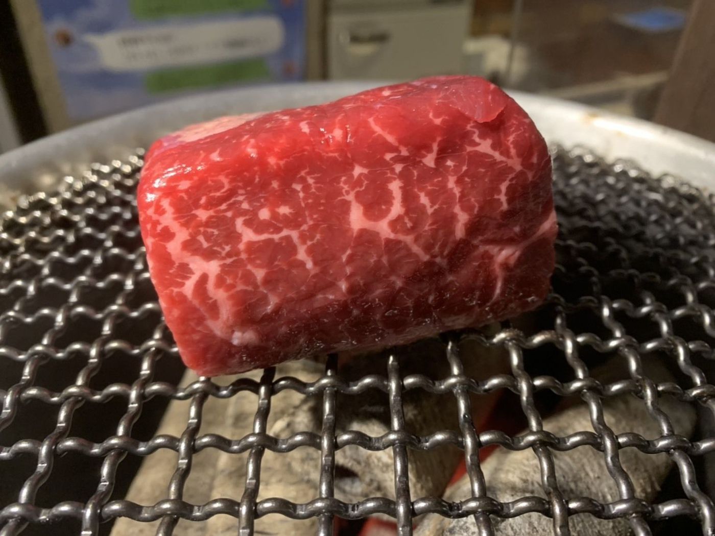 『肉塊 』100g~ 1,210円(税込)