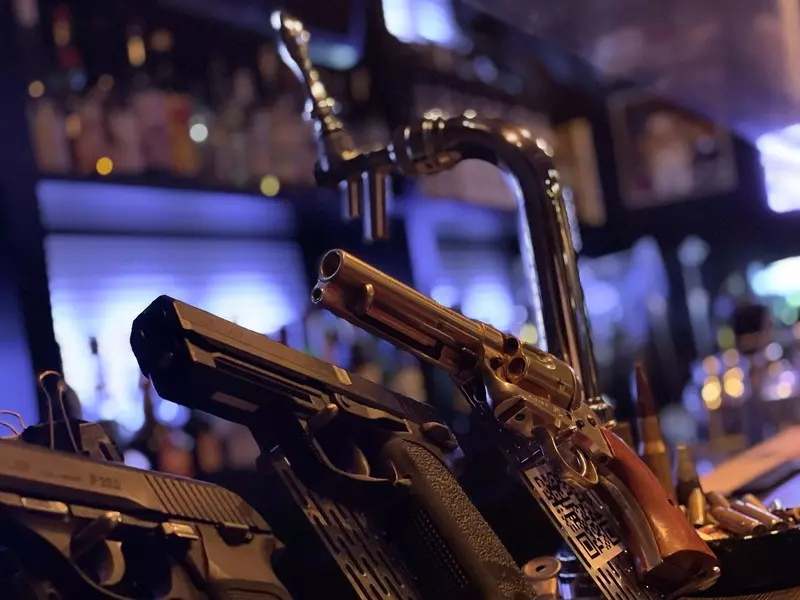 お酒と射撃を楽しむ新鮮な吉祥寺デートを満喫『Shooting Bar EA』PR 2枚目