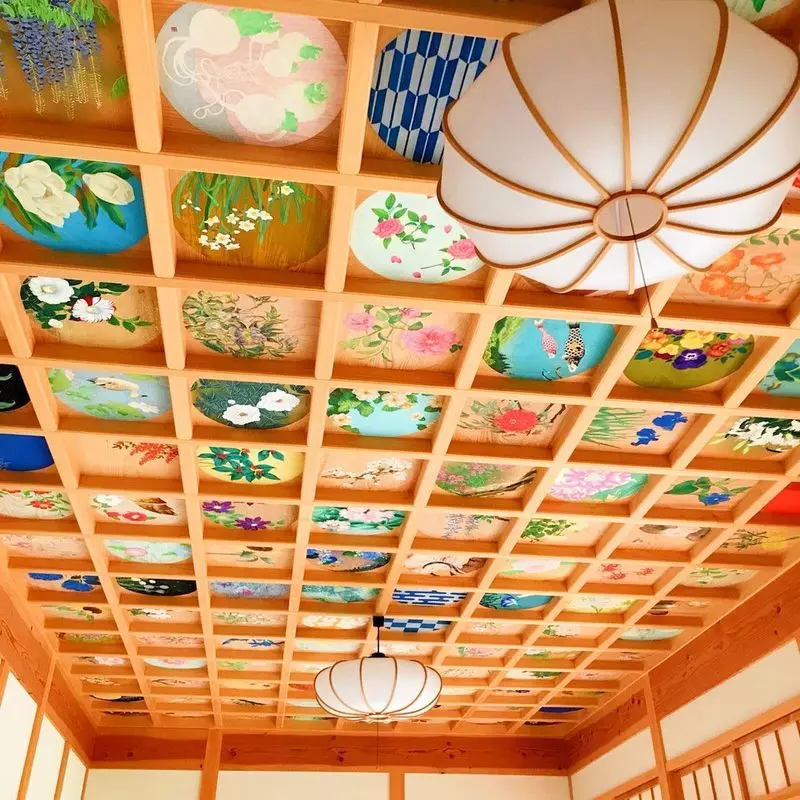 フォトジェニックな「花天井画」は京都ならでは! 1枚目
