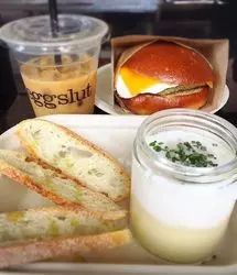 LAグルメ【エッグスラット】行列のできる人気BREAKFAST♡