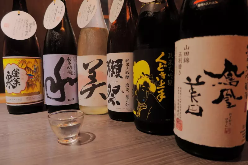 梅田で日本酒を飲み比べてお気に入りの一本を見つけよう！ 1枚目