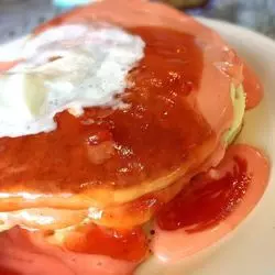 【ハワイ】「シナモンズ」リリコイパンケーキを海cafeで♡
