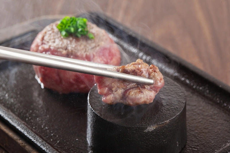 肉好き必見!ハンバーグやステーキも楽しめる 2枚目