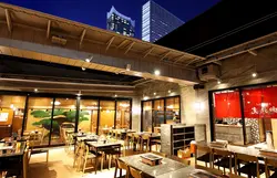 新宿で夜景と手ぶらBBQを満喫！『 バーベキュー×ビアガーデン BBQてらす 御来光』