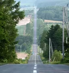 【北海道の絶景】4.5kmも続くジェットコースターの路！？