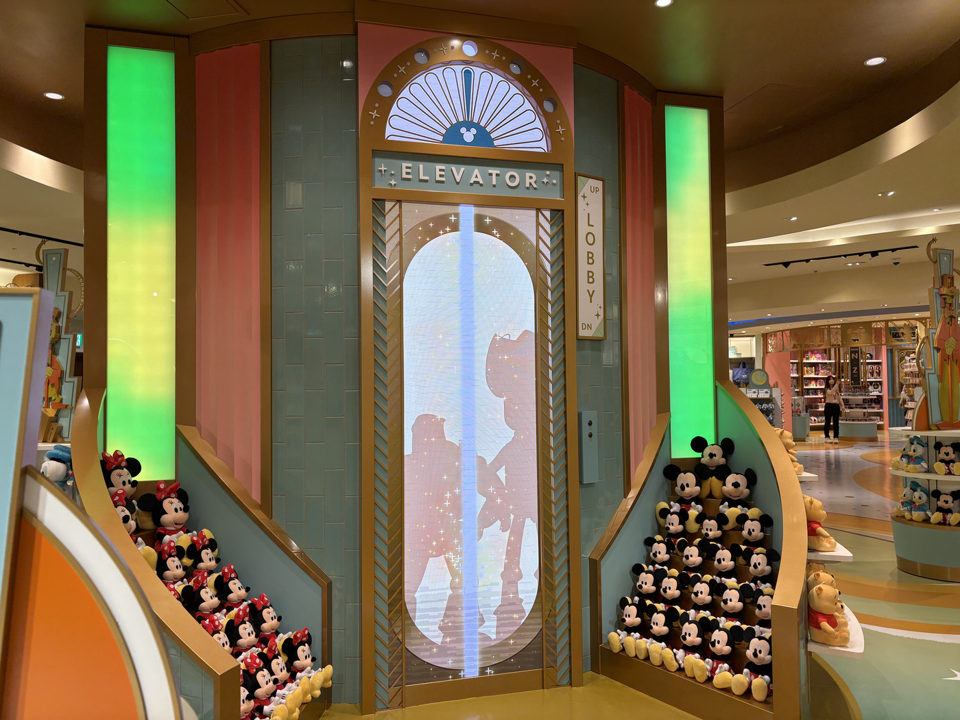 【潜入取材】『ディズニーストア 東京ディズニーリゾート店』が7/6(日)リニューアル！新店舗の様子や限定グッズを紹介の画像