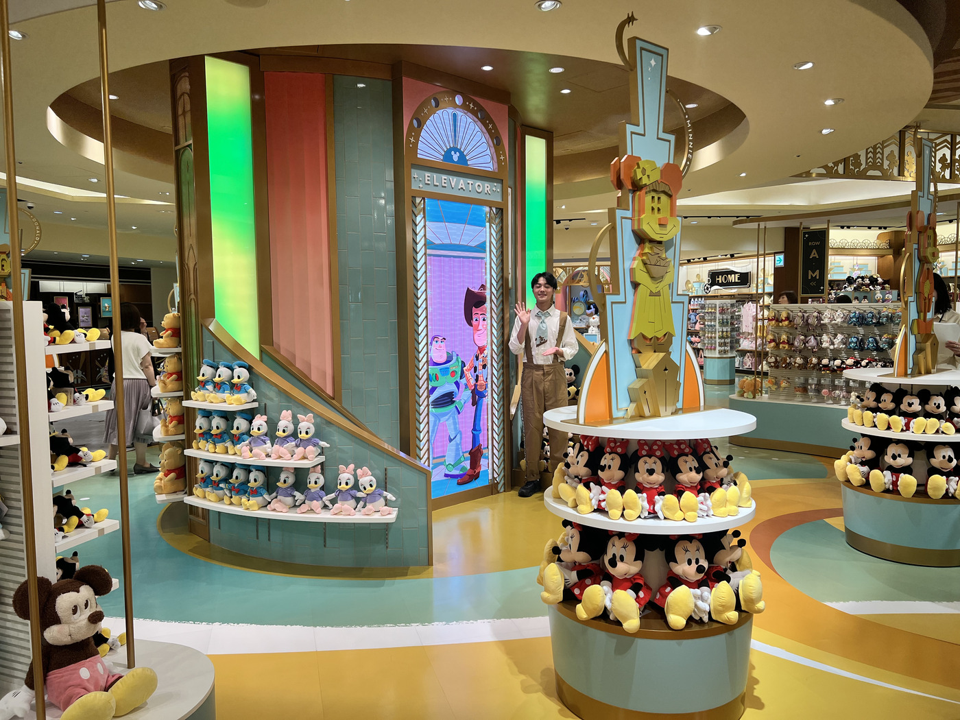 【潜入取材】『ディズニーストア 東京ディズニーリゾート店』が7/6(日)リニューアル！新店舗の様子や限定グッズを紹介の画像