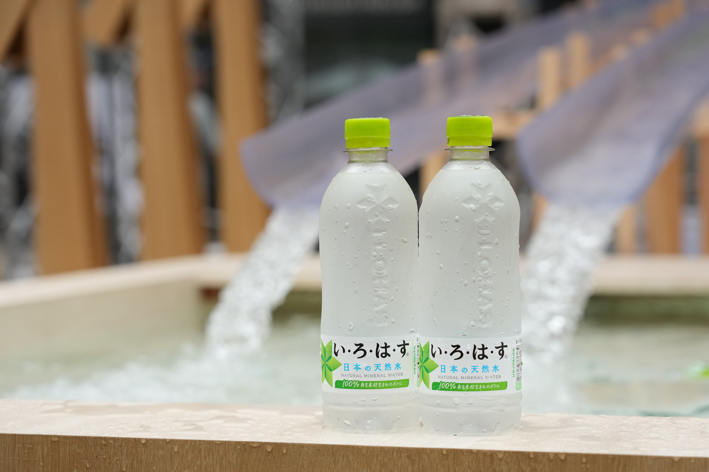 【東京・二子玉川】全長15mの巨大「流し い･ろ･は･す」が出現！夏の注目イベント開催中！の画像