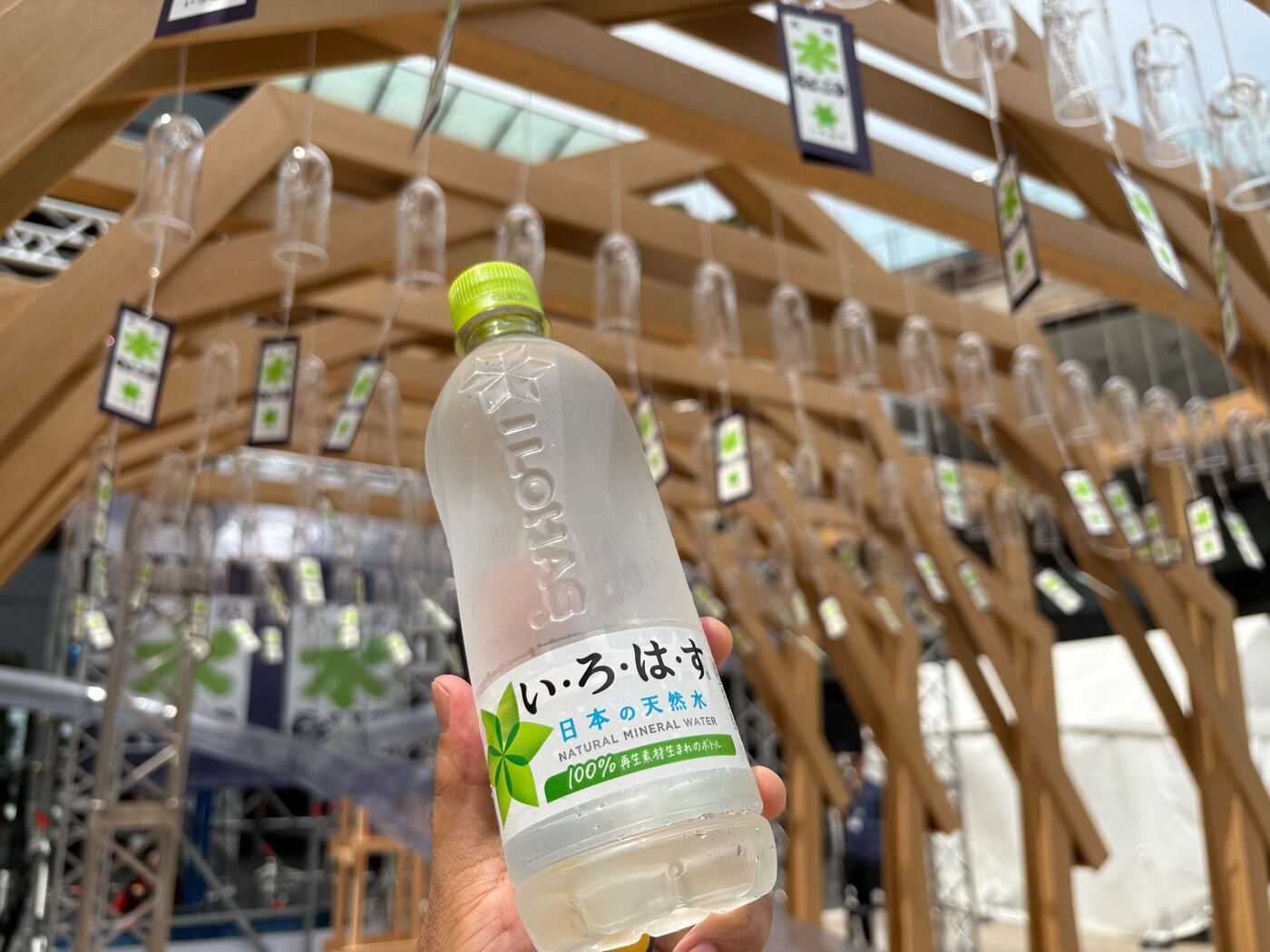 【東京・二子玉川】全長15mの巨大「流し い･ろ･は･す」が出現！夏の注目イベント開催中！の画像