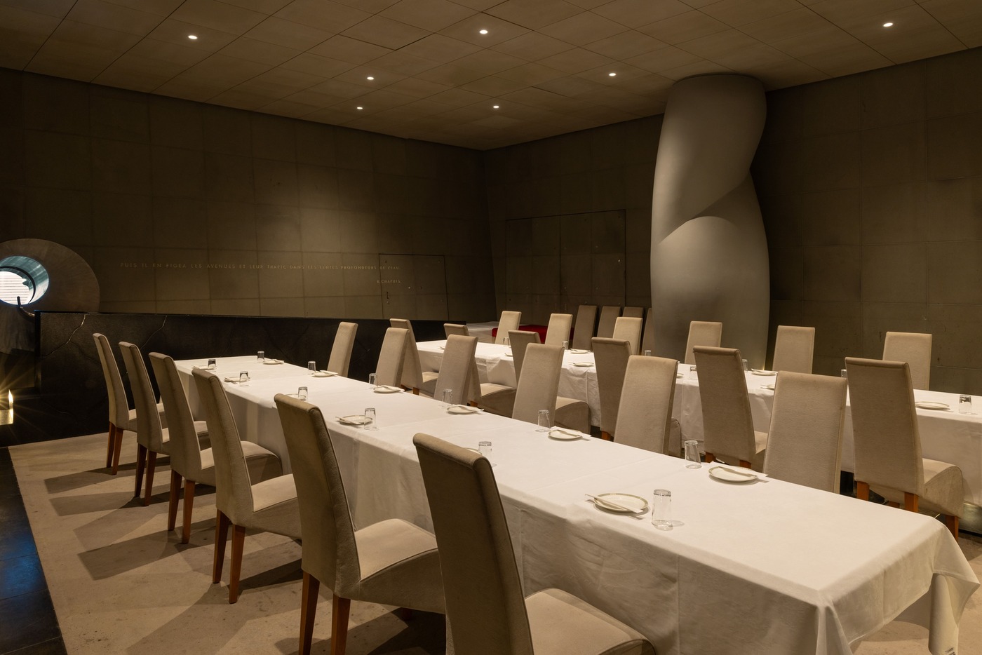 アサヒビール本社隣のビアホール『フラムドール』！鮮度ばっちりのアサヒスーパードライで乾杯の画像