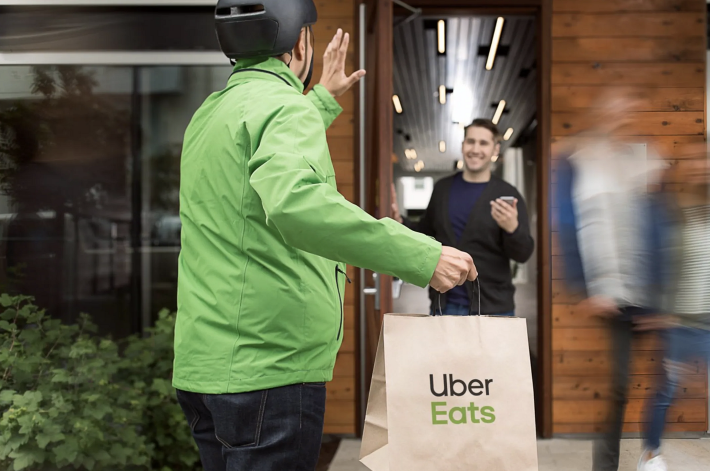 Uber Eats（ウーバーイーツ）はなぜ高い？値段が上がる理由と安く使う方法を徹底解説の画像