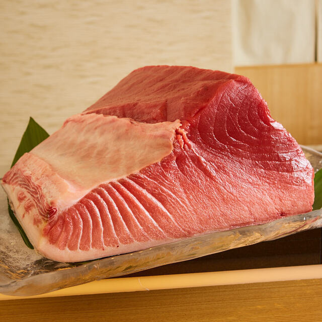 新宿で本マグロ食べ放題を堪能！｜鮨やまけん 新宿東口店【公式】の画像