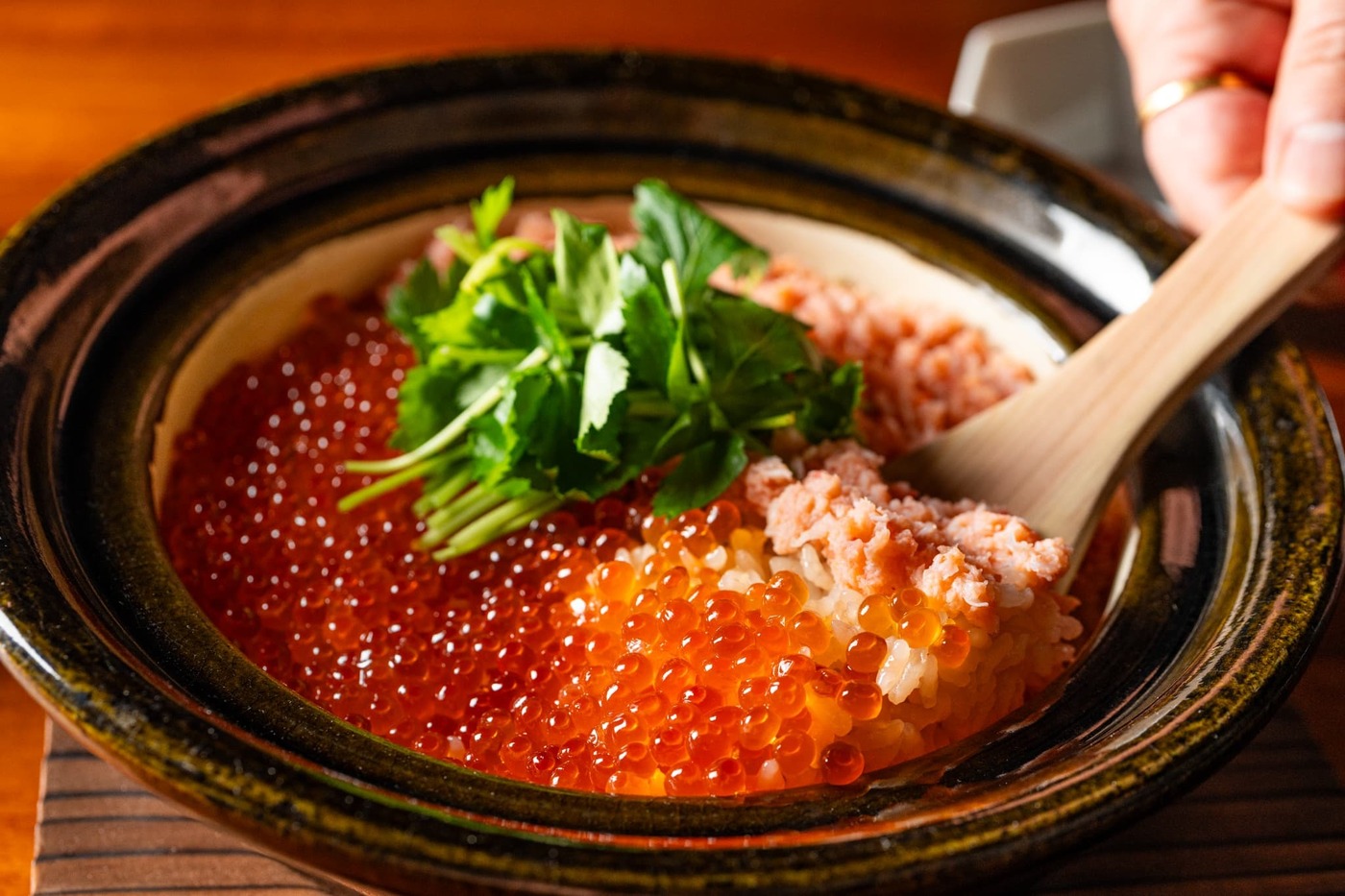 仕事帰りの焼鳥で乾杯！三宮で本格炭火焼を堪能｜炭火焼鳥 塚田農場 三宮店【公式】の画像