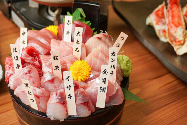 仕事帰りに新鮮海鮮を楽しむ！大山駅徒歩約2分｜アカマル屋鮮魚店 大山店【公式】の画像