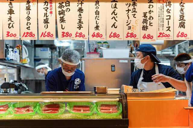 仕事帰りに新鮮海鮮を楽しむ！大山駅徒歩約2分｜アカマル屋鮮魚店 大山店【公式】の画像