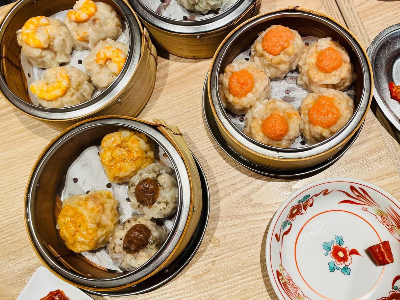 新橋ランチ・飲み会なら手作り焼売と台湾夜市！新橋｜鶏中華 ヤンヤン飯店 新橋一丁目店【公式】の画像