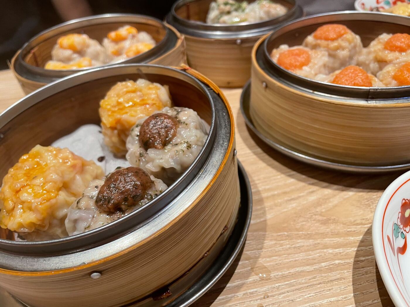 新橋ランチ・飲み会なら手作り焼売と台湾夜市！新橋｜鶏中華 ヤンヤン飯店 新橋一丁目店【公式】の画像