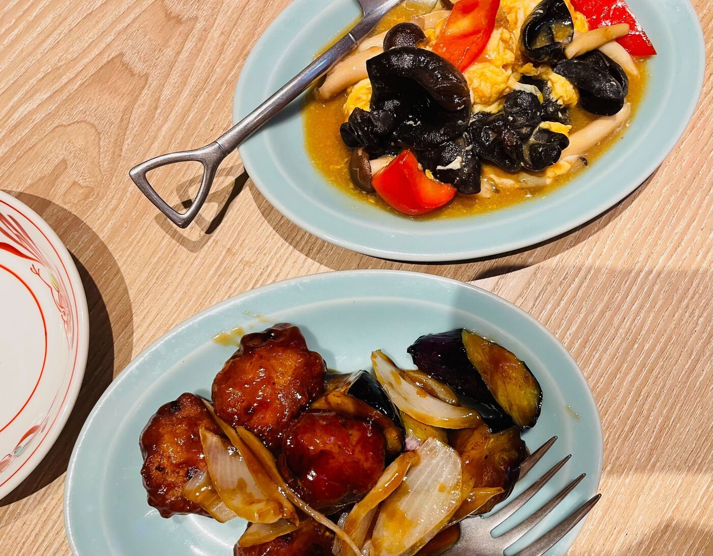 新橋ランチ・飲み会なら手作り焼売と台湾夜市！新橋｜鶏中華 ヤンヤン飯店 新橋一丁目店【公式】の画像