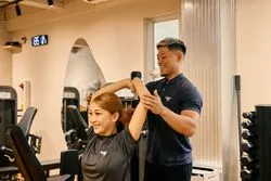学芸大学駅から徒歩約3分！開放的な空間で楽しむ『Plug GYM』のパーソナルトレーニング