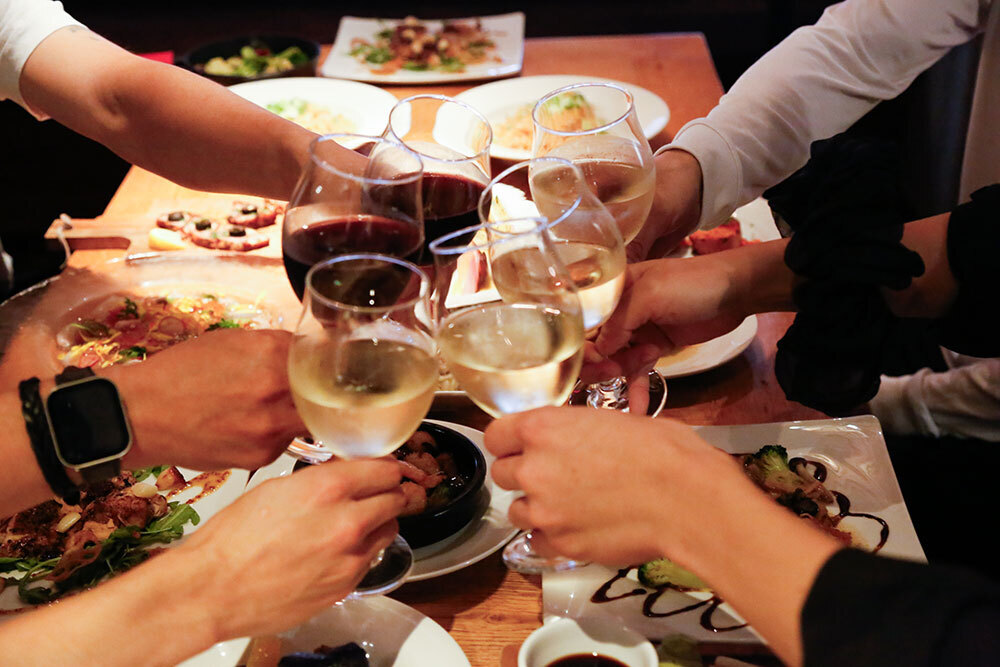 今年の忘年会は表参道で決まり！ワインと美食で特別な夜｜表参道ワイン食堂Den【公式】の画像