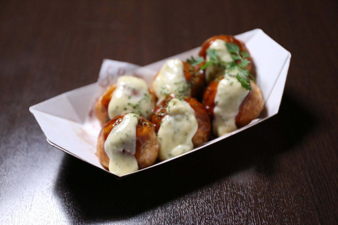 【難波】たこ焼きガチャが自慢の『くれおーるJUNK』！変わり種たこ焼きやクラフトビールを堪能の画像
