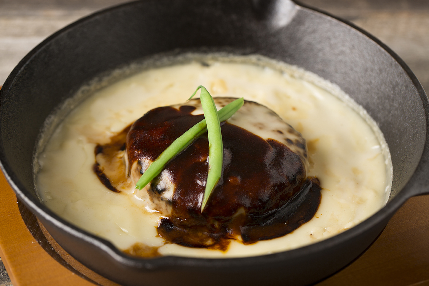忘年会を特別に演出する渋谷の本格チーズ料理！｜CHEESE KITCHEN RACLER 渋谷【公式】の画像