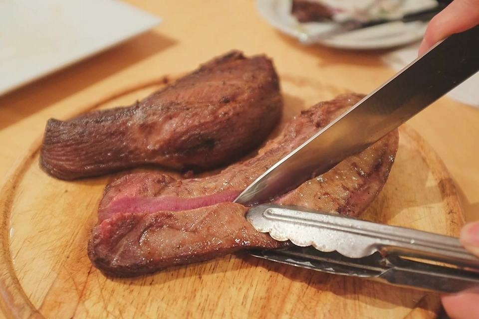 『肉塊UNO 溜池山王店』で味わう口福の牧草牛ディナーの画像
