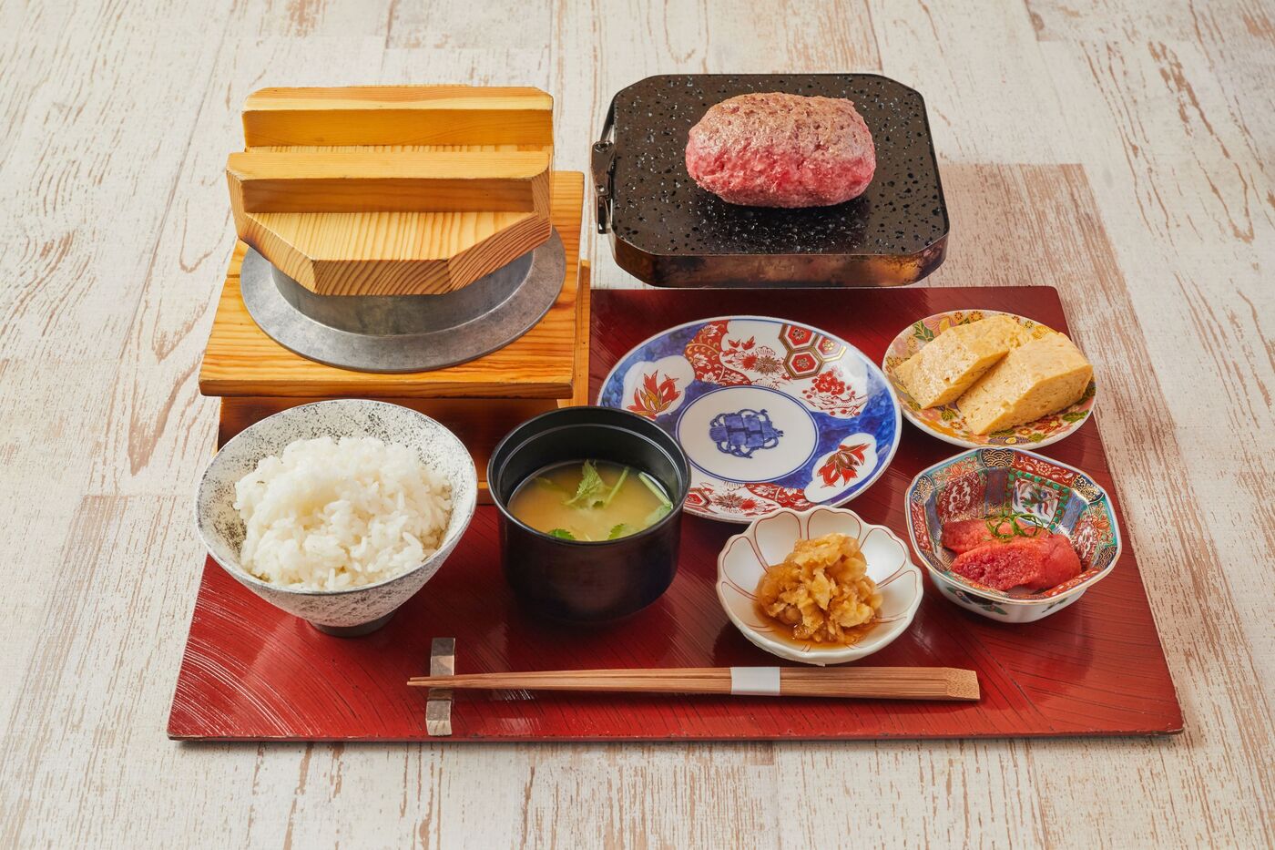 ハンバーグ定食が自慢の『釜元はん米衛中目黒店』！熟成和牛レアハンバーグを堪能の画像