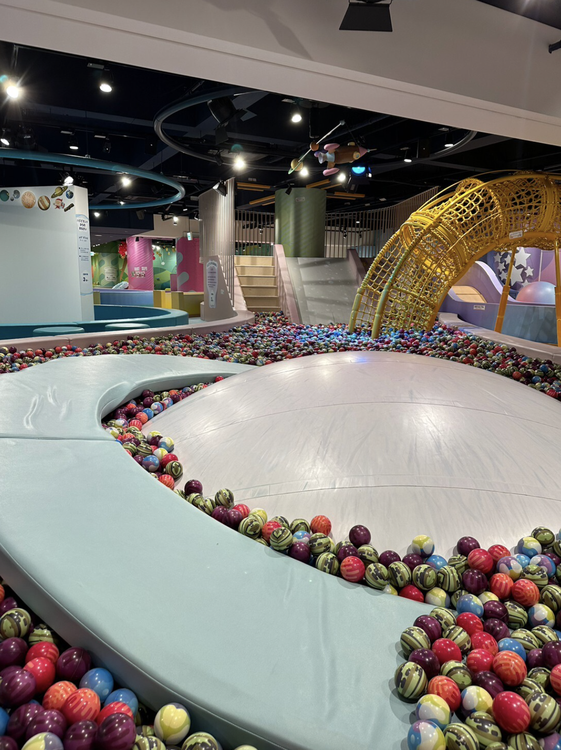 雨の日でもOK！横浜駅直結の室内遊び場｜ハピピランド横浜アソビル店【公式】の画像