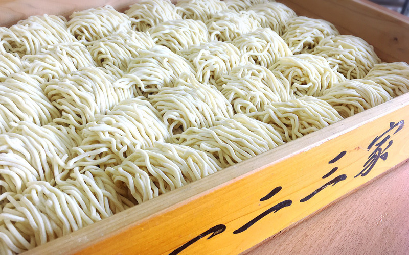 家系だけどマイルド！都筑区で自家製麺を味わう｜一二三家（ひふみや）の画像