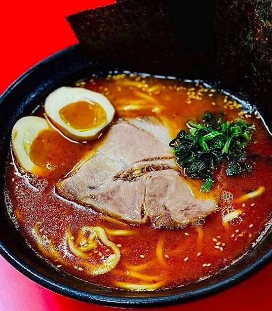 家系だけどマイルド！都筑区で自家製麺を味わう｜一二三家（ひふみや）の画像