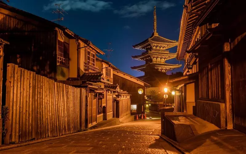 5. 【京都市東山区】夜も楽しめる観光スポット！歴史と美を感じる八坂の塔「法観寺」 1枚目