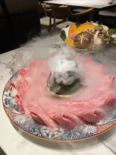 大阪観光の食事にぴったり！『すきやき・しゃぶしゃぶ大牧場 高津店』で黒毛和牛と神戸牛を堪能の画像