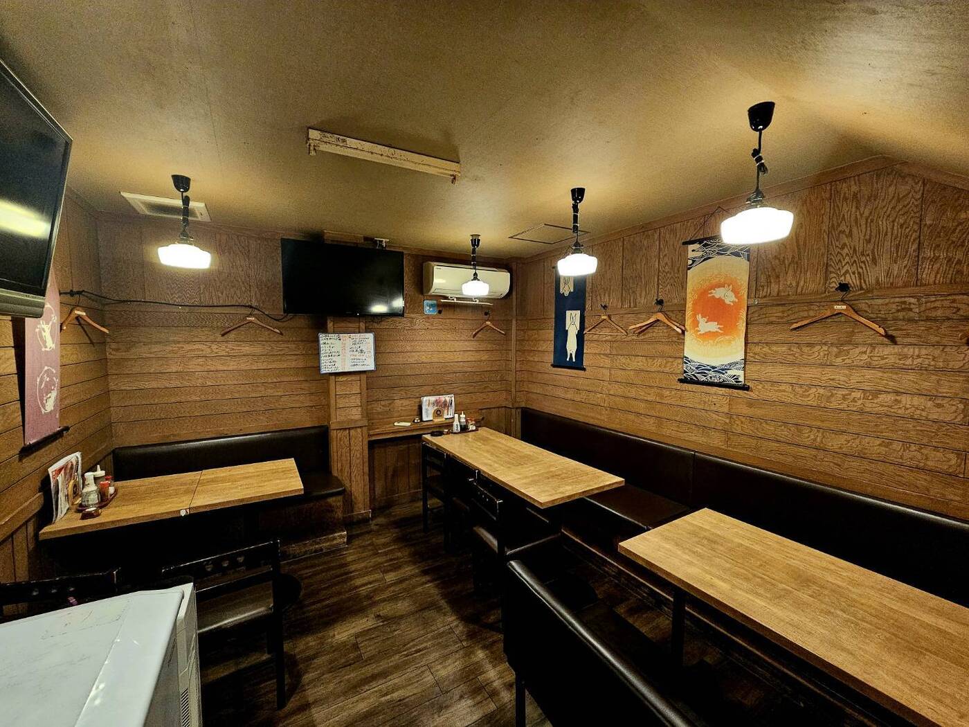 大衆居酒屋『へそ 南森町店』！安くておいしい酒のアテが自慢のお店の画像