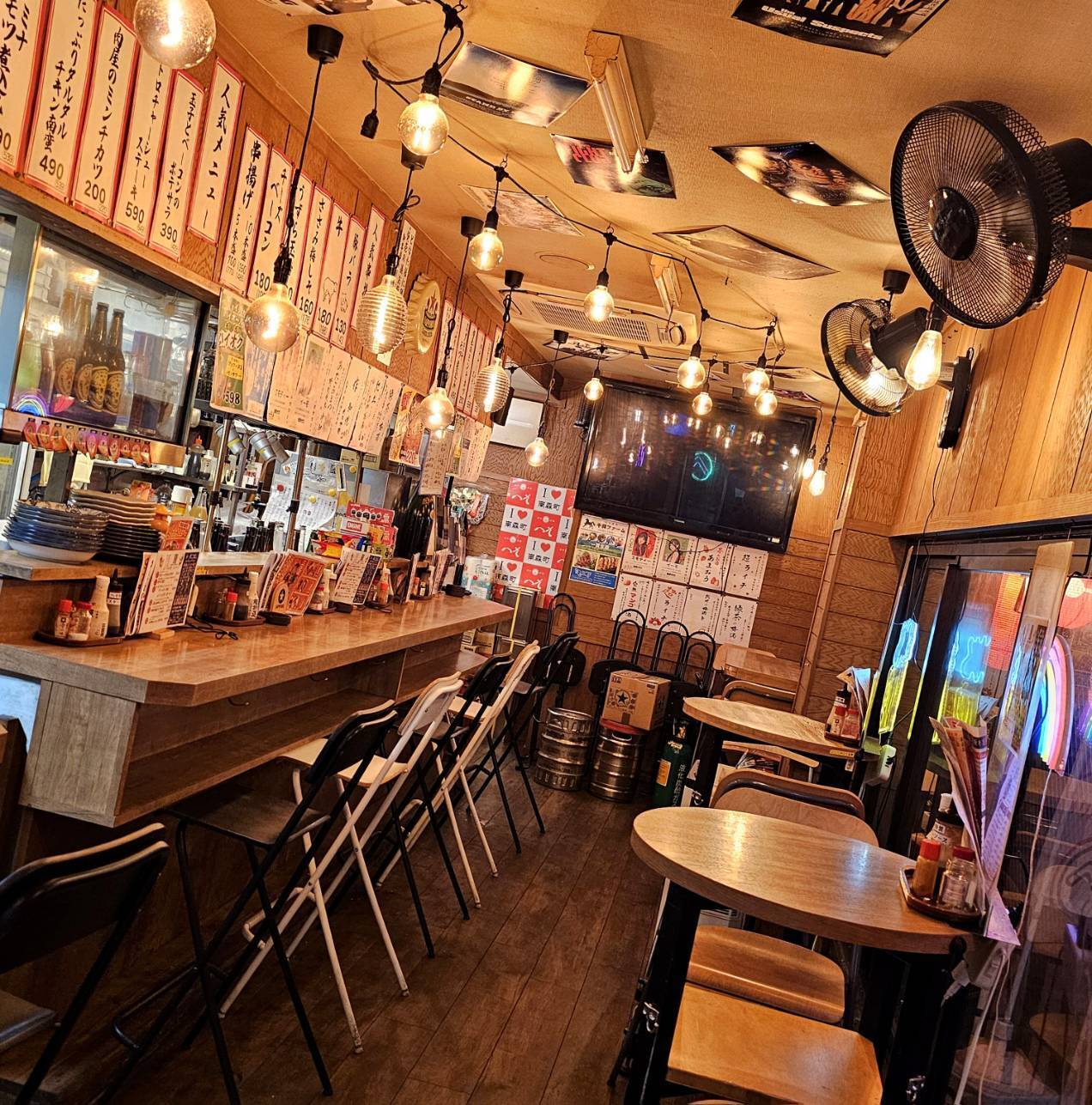 大衆居酒屋『へそ 南森町店』！安くておいしい酒のアテが自慢のお店の画像