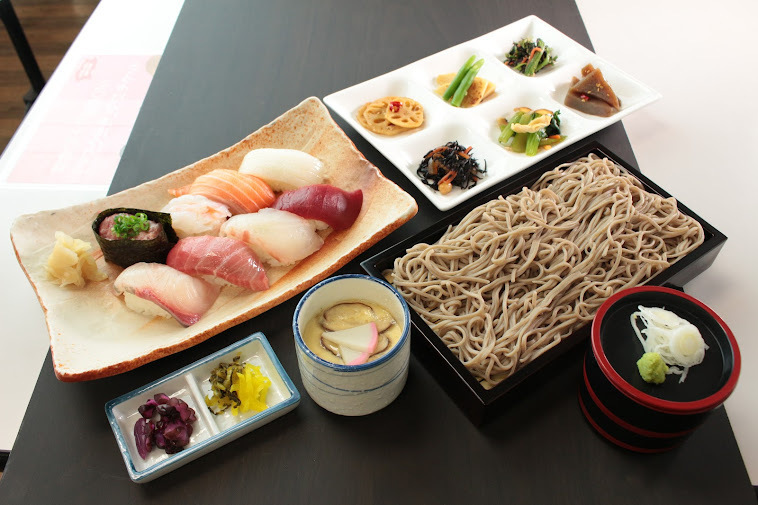 ファミリーで楽しむ新鮮海鮮！つくばで味わうおばんざいビュッフェ｜産直鮮魚とおばんざい 魚こめ屋 イオンモールつくば店の画像