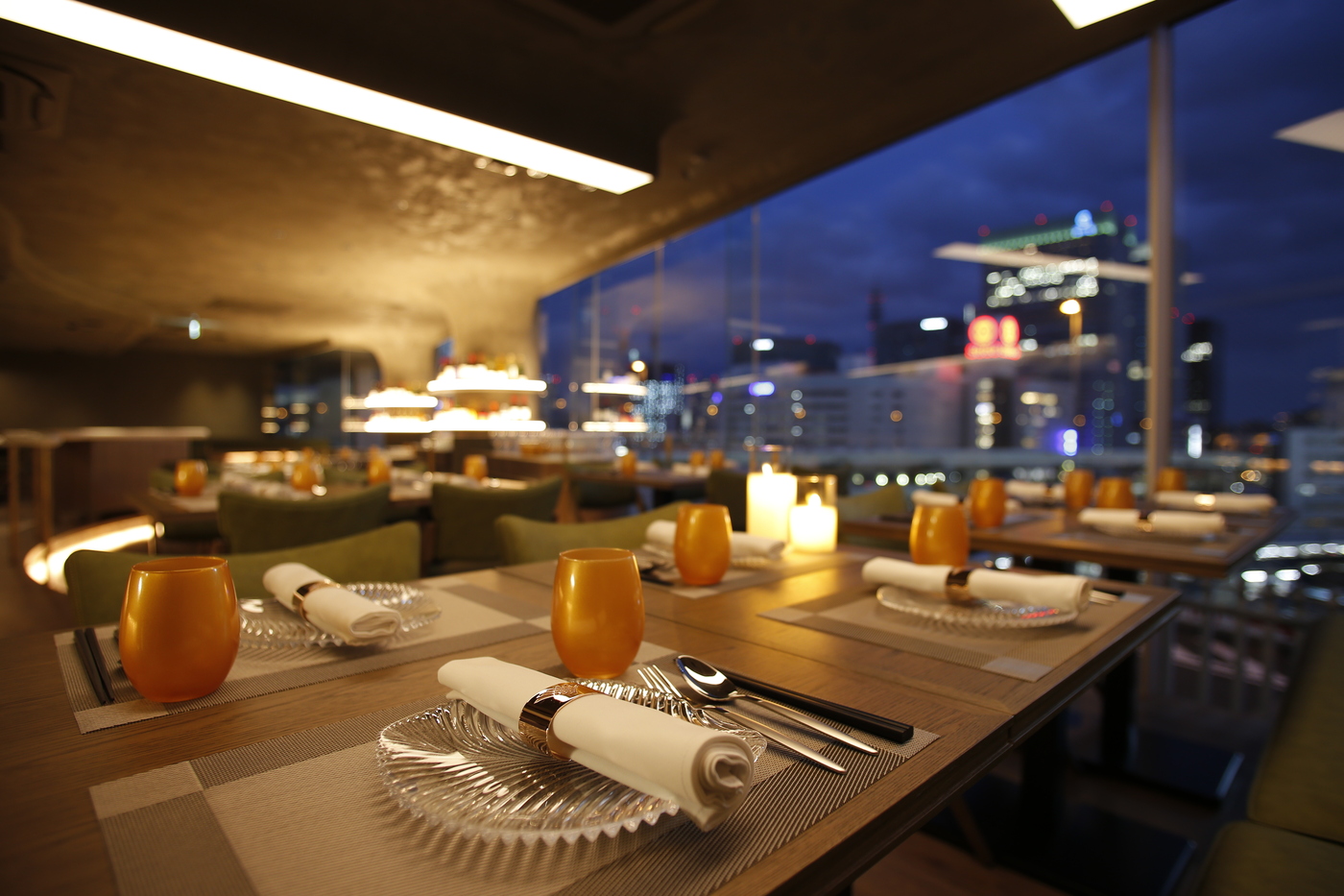特別な記念日にふさわしい本格タイ料理と横浜夜景！横浜駅西口｜クィーンオブタイランド 横浜【公式】の画像